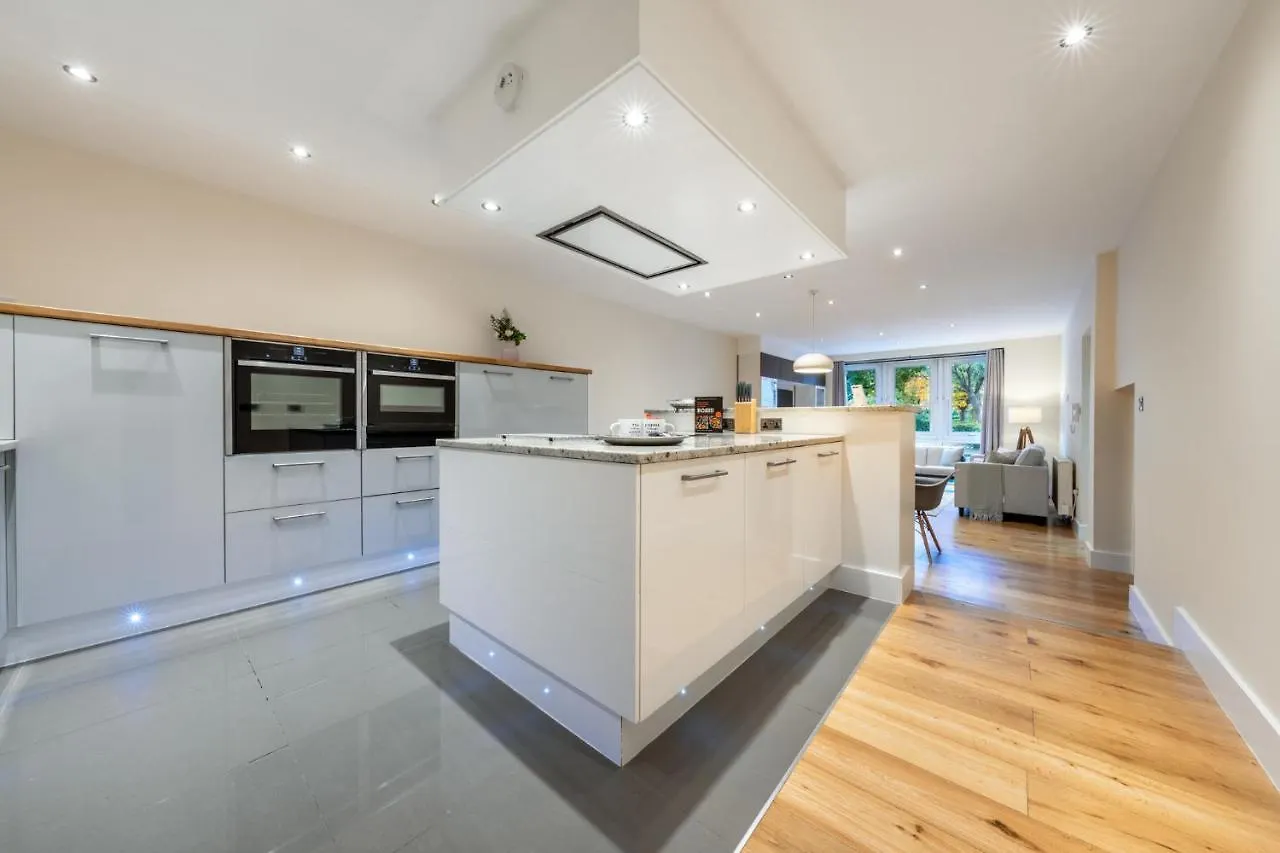 Candler Mews - Twickenham Apartment